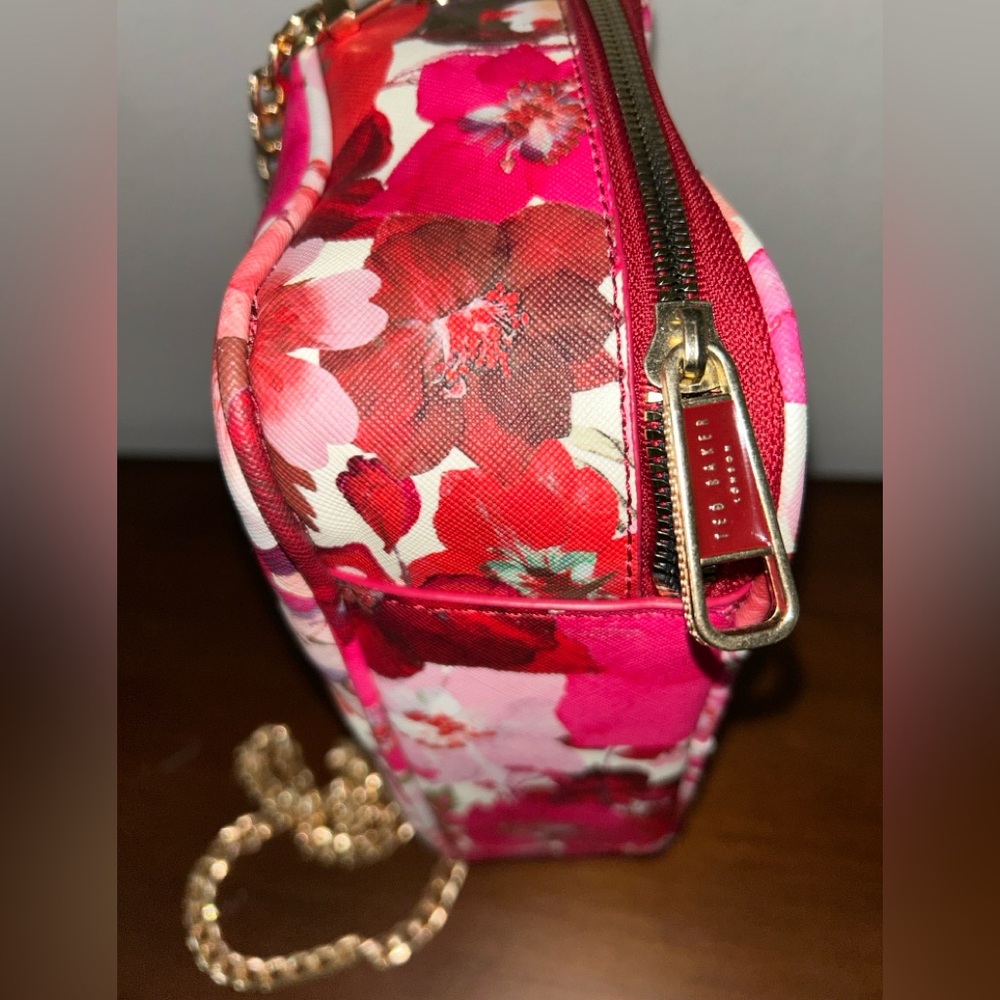 Ted Baker NWOT Floral Clear Cosmetic Bag w/unbranded chain - Picture 7 of 9